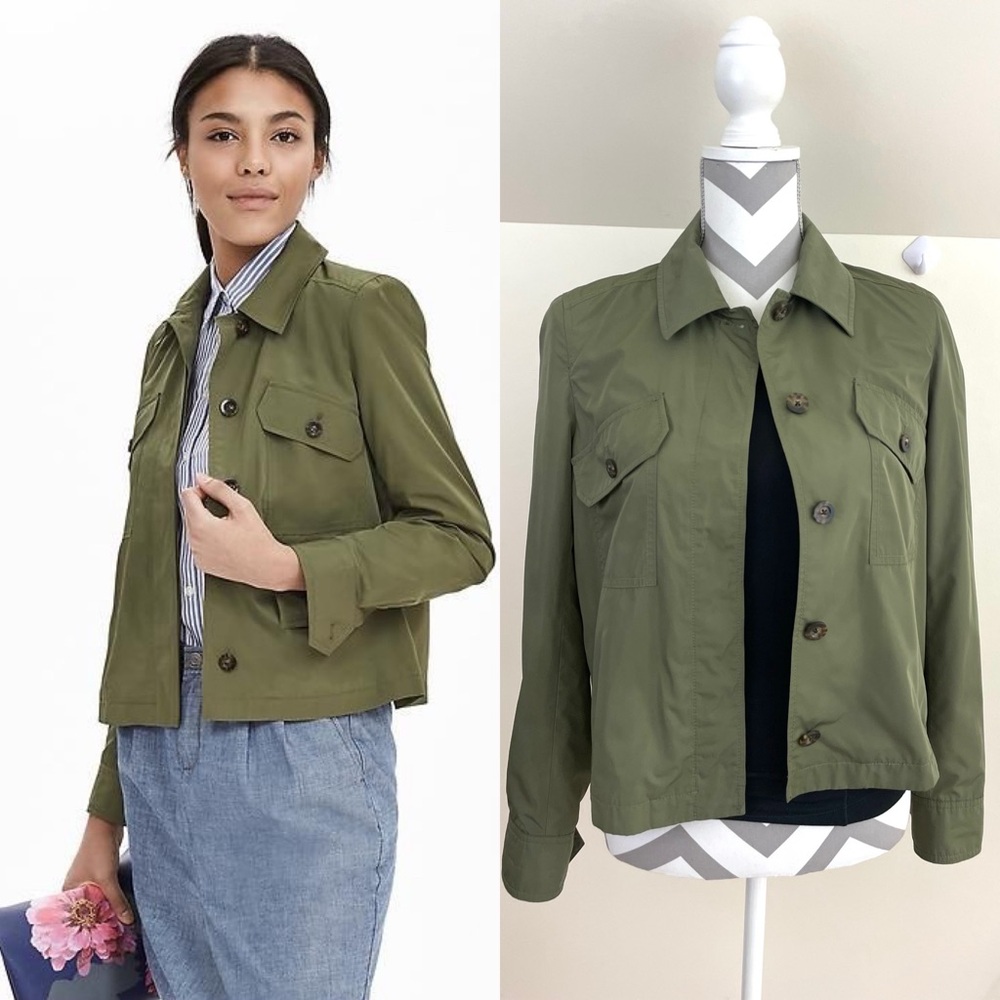 Banana Republic Cropped Jacket in Iguana Green, EUC
